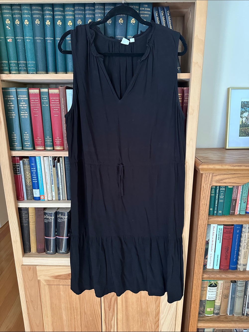 GAP Black Sleeveless V-Neck Midi Dress with Tie Waist